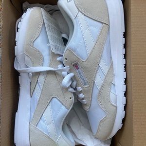 NWT REEBOK CL NYLON RUNNERS